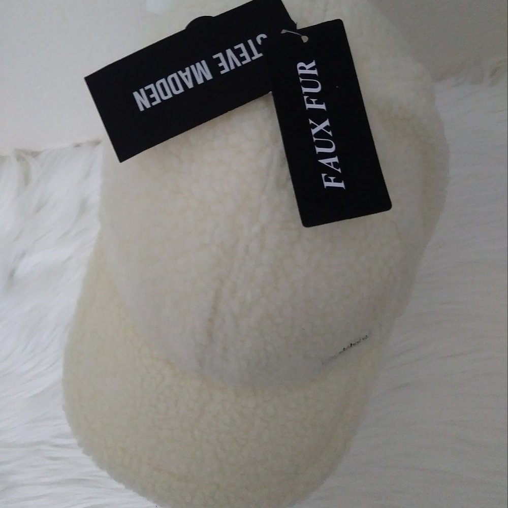 Steve Madden Faux Fur White  Cap Silver Tone Logo